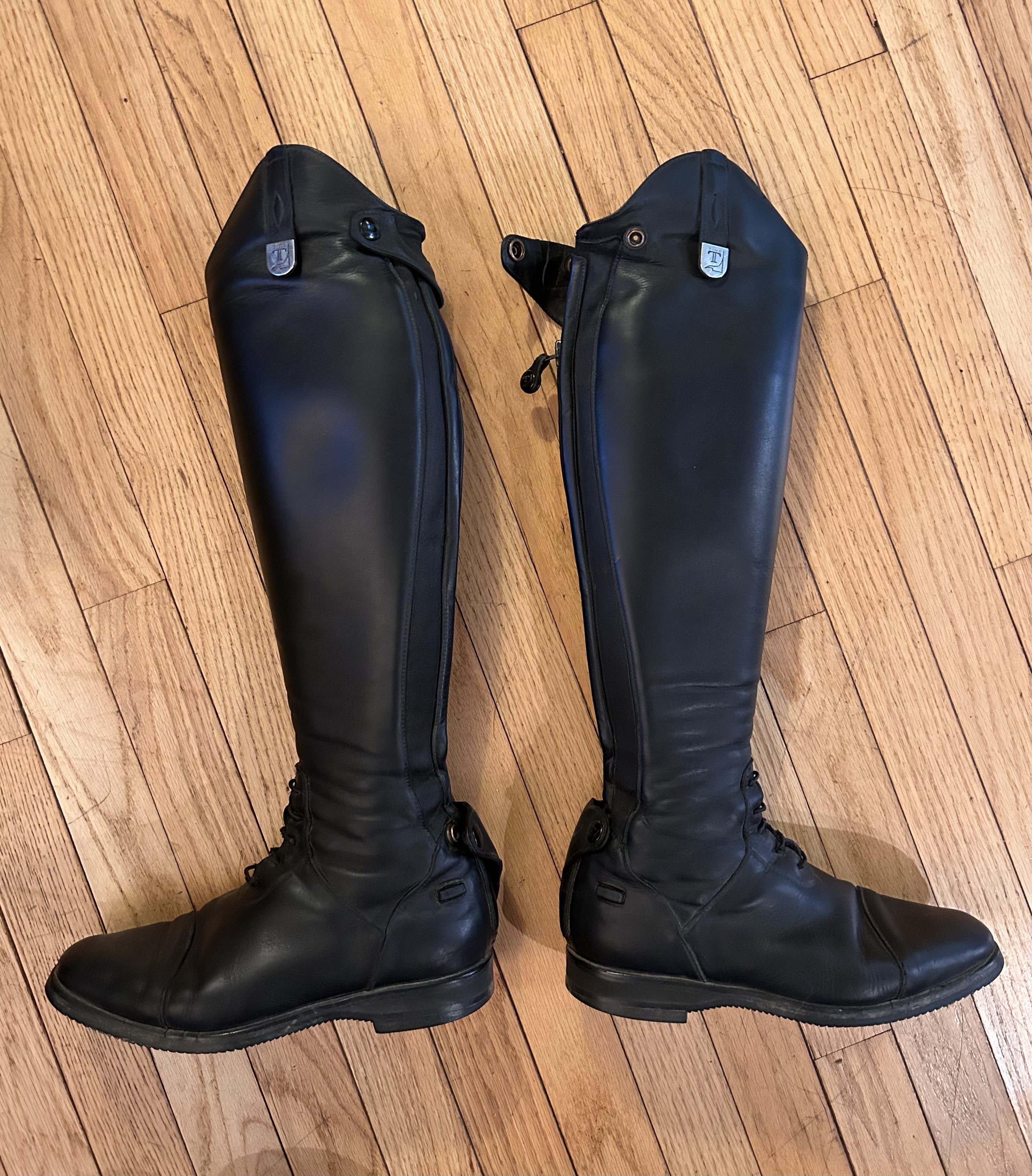 7.5 Tucci Tall Boots