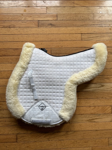 LeMieux Shaped Pad