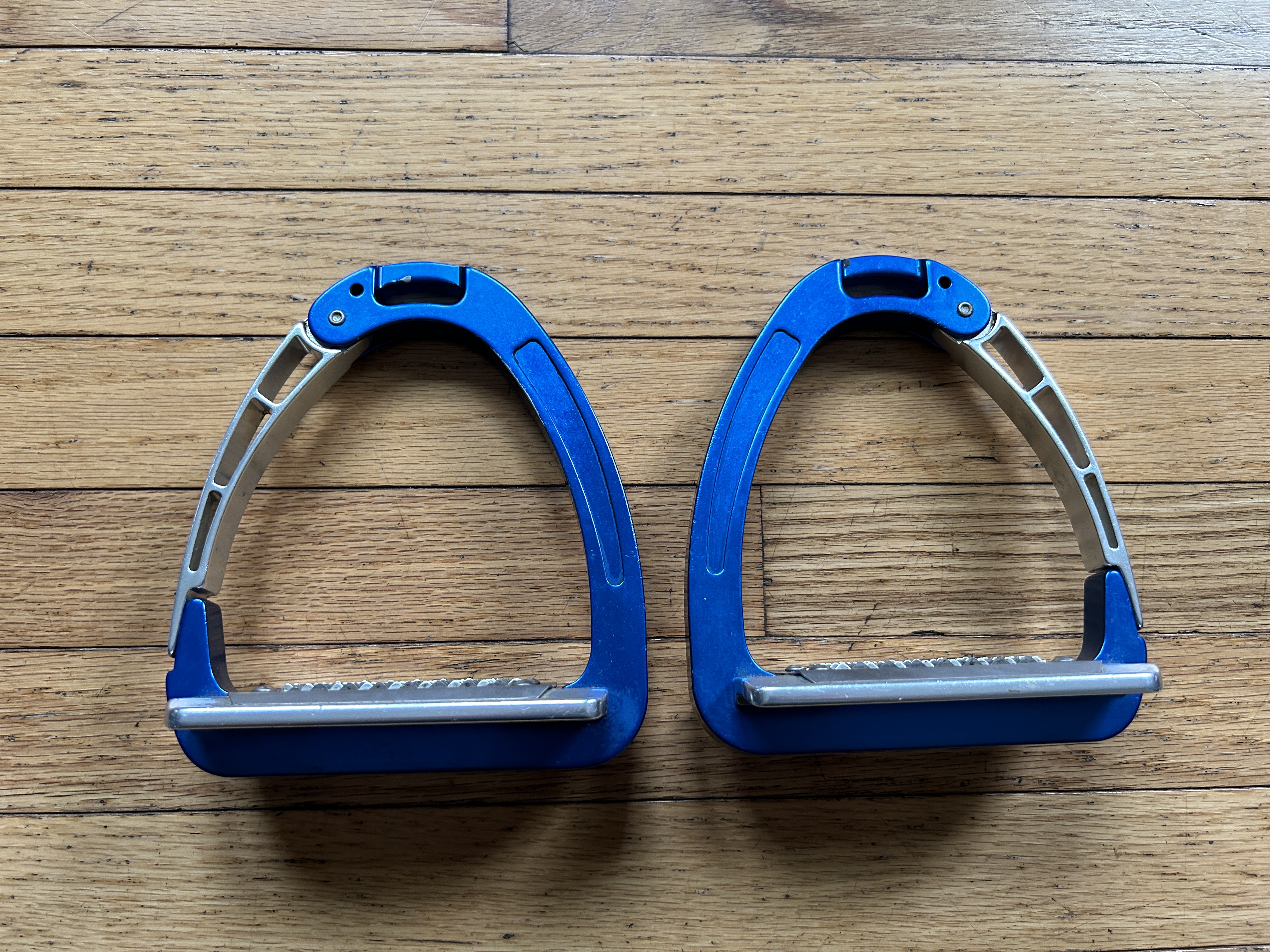 Blue Acavallo ALU Plus Stirrups