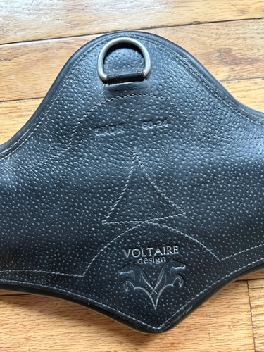 24" Black Voltaire Anatomical Girth