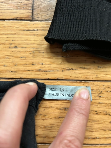 7.5 Black Woof Ware Precision Gloves