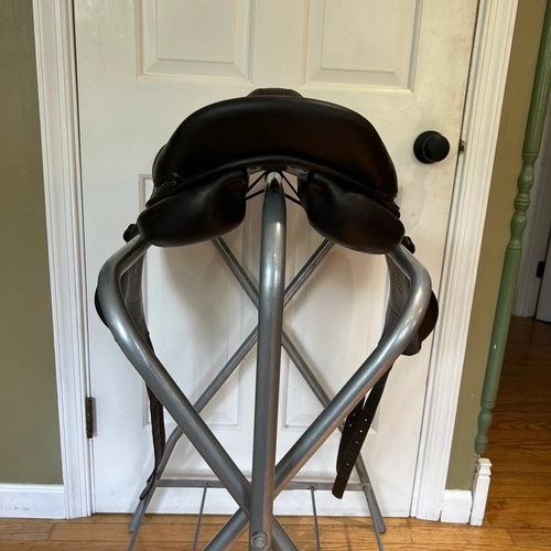 18" Voltaire Lexington