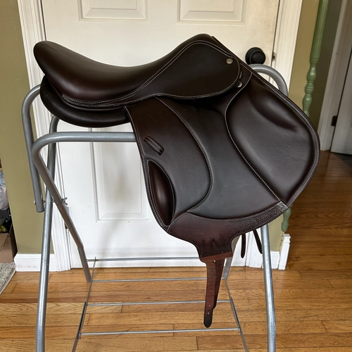 17" Voltaire Essential