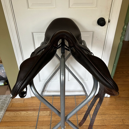 17" Voltaire Essential