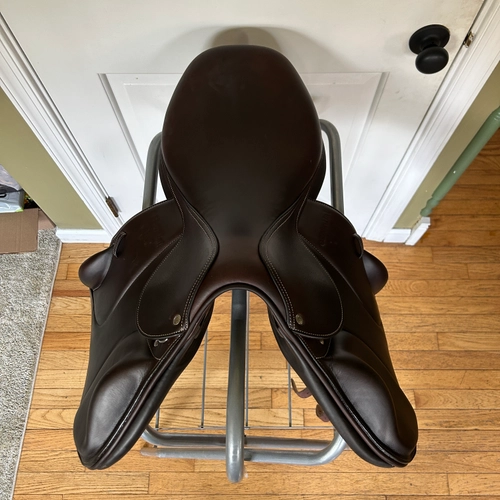 17" Voltaire Essential