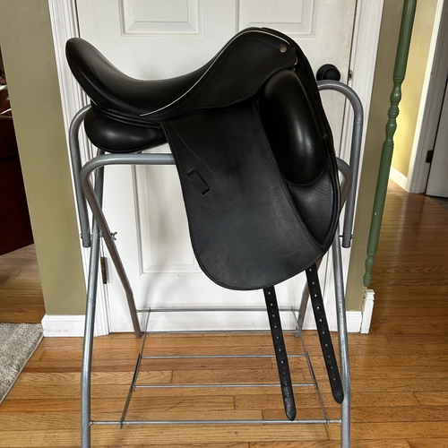 17.5" Cusom Saddlery Santa Cruz