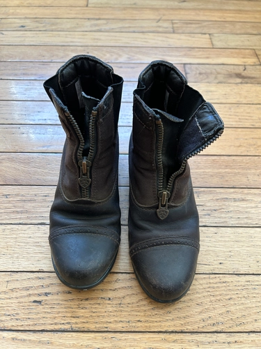 13 Brown Ariat Devon 3 Kids Boots 