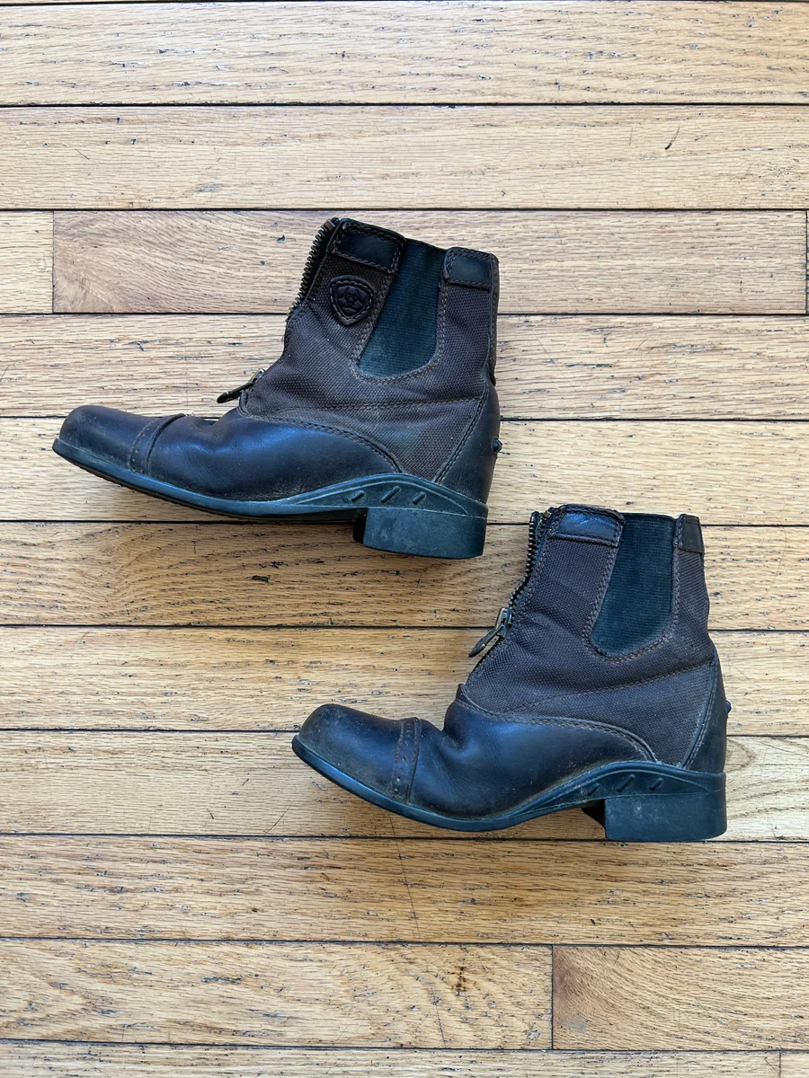 13 Brown Ariat Devon 3 Kids Boots 