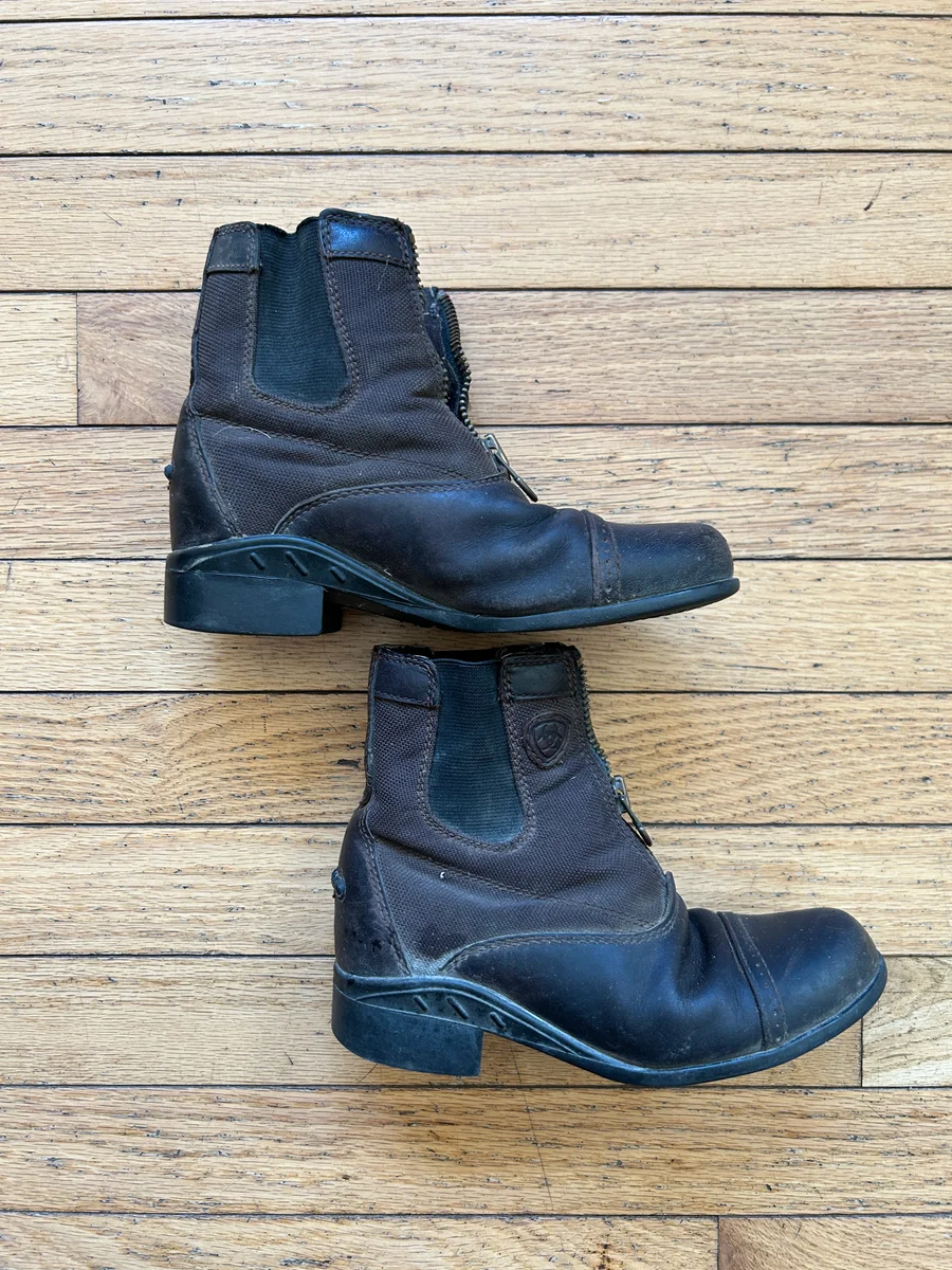 13 Brown Ariat Devon 3 Kids Boots 