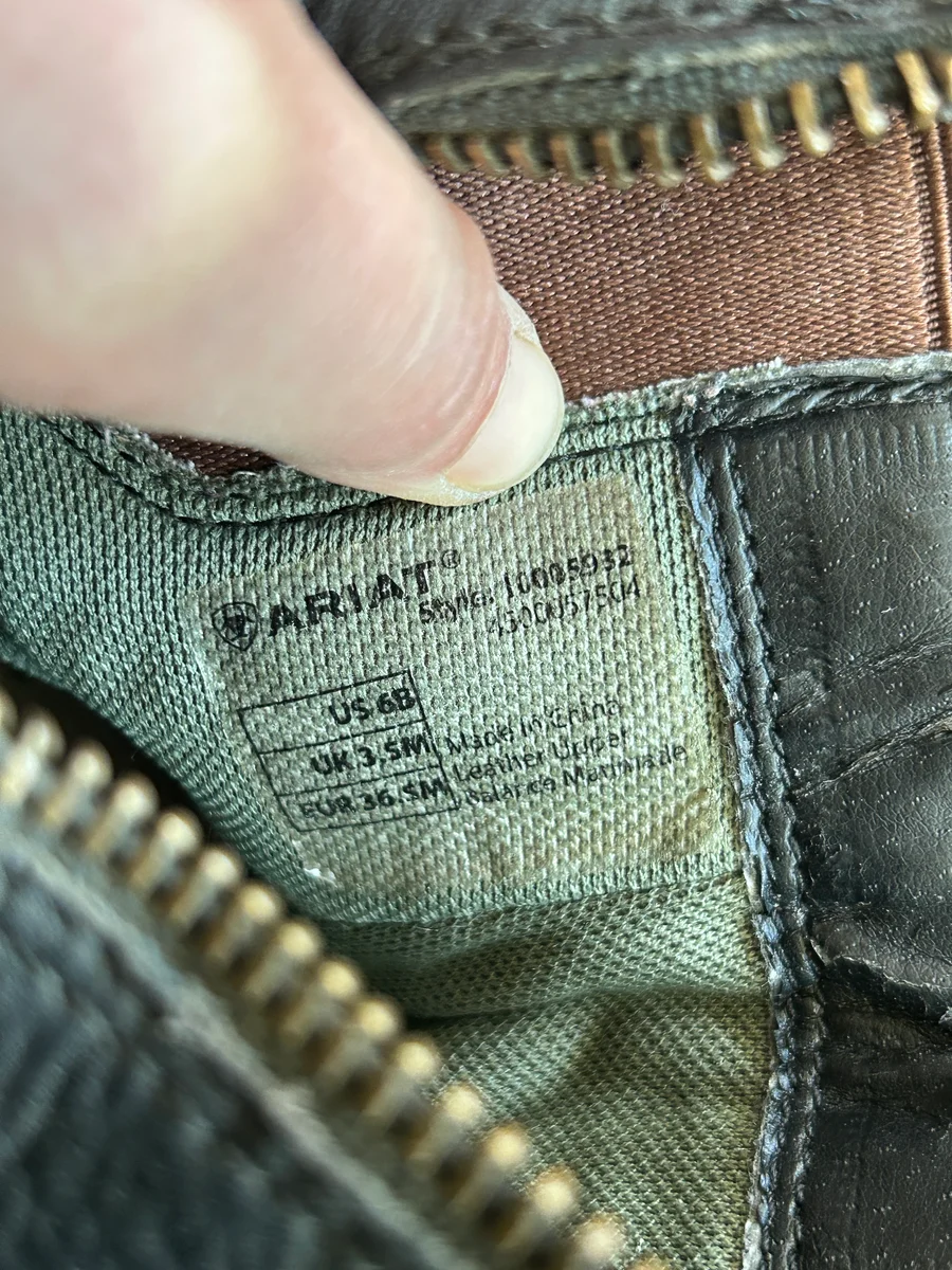 6 Black Ariat Breeze Boots