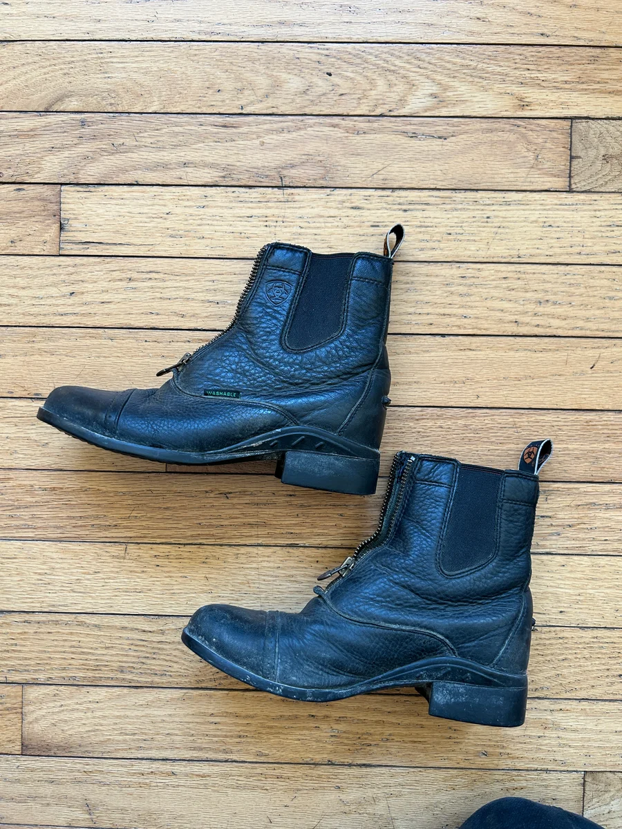 6 Black Ariat Breeze Boots