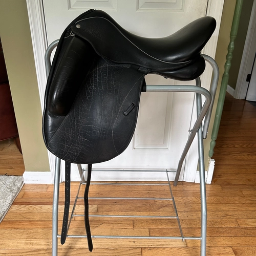 17.5" Custom Saddlery Icon Flight