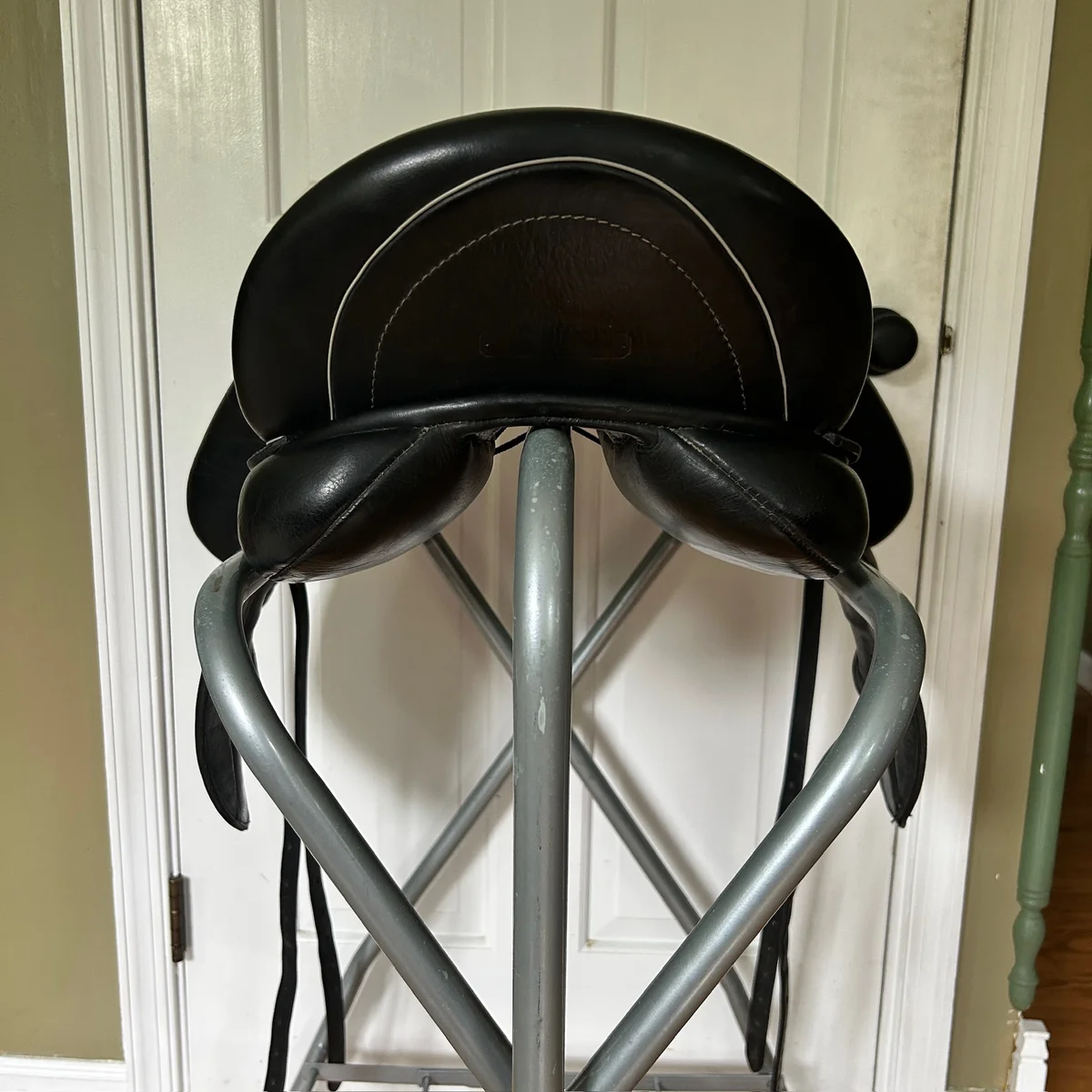 17.5" Custom Saddlery Icon Flight